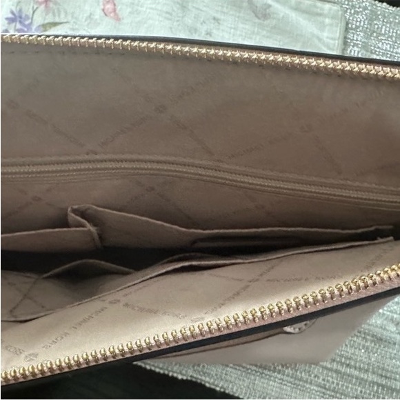 This authentic LOUIS VUITTON Monogram Babylone with dust bag  NWOT -MICHAEL KORS EMMY LARGE DOME SATCHEL IN BLOSSOM PINK “AUTHENTIC “